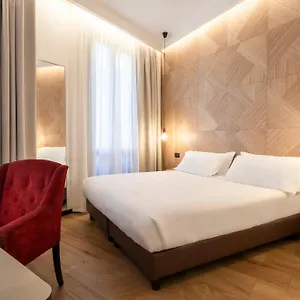 Hotel London