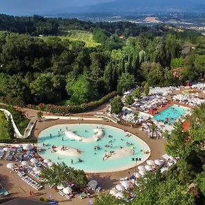 **** Aldeamento Turístico Hu Norcenni Girasole Village Itália