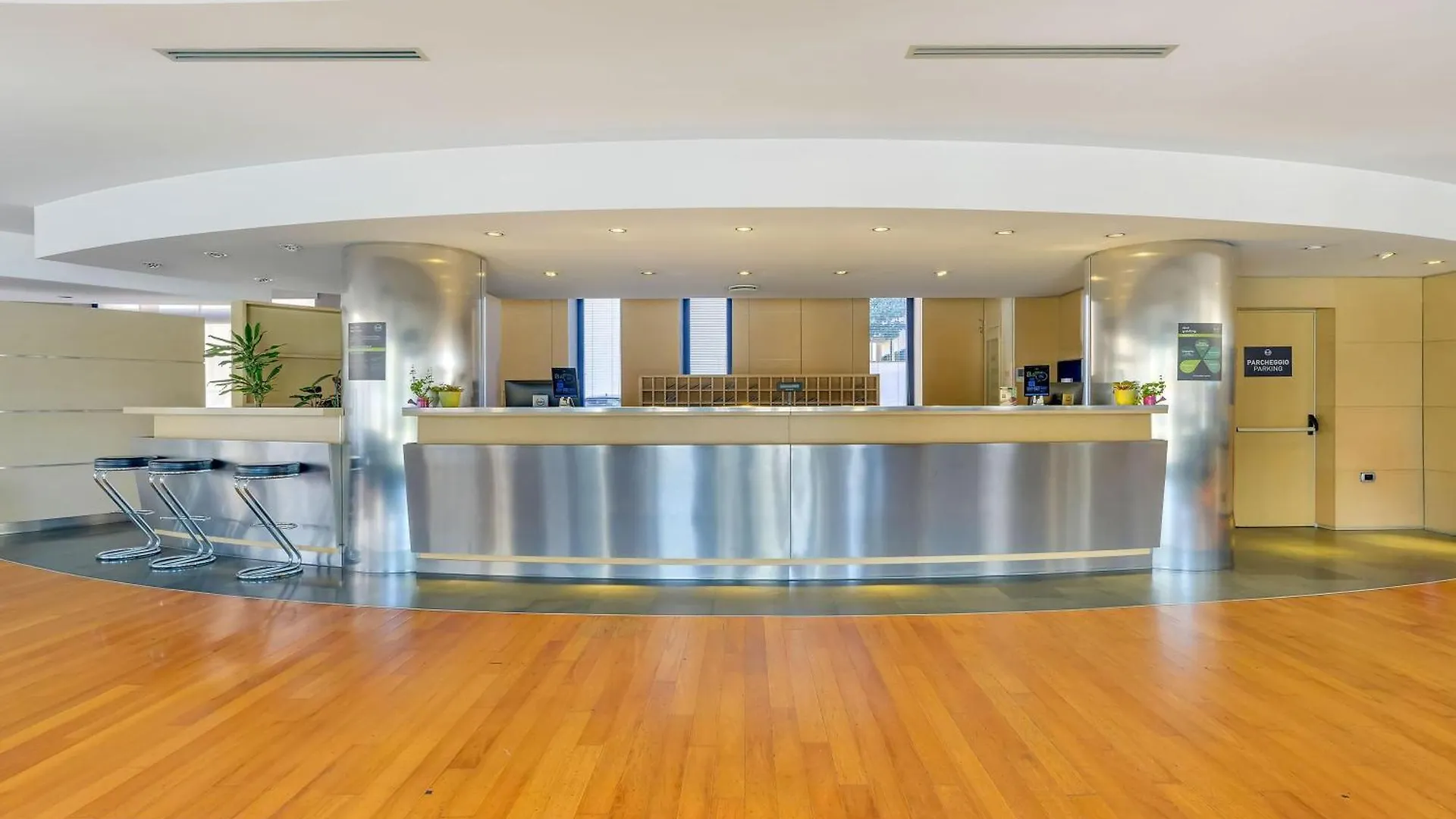 B&B Hotel Milano La Spezia 4*, מילאנו איטליה