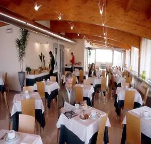 B&B Hotel Milano La Spezia 4*, מילאנו