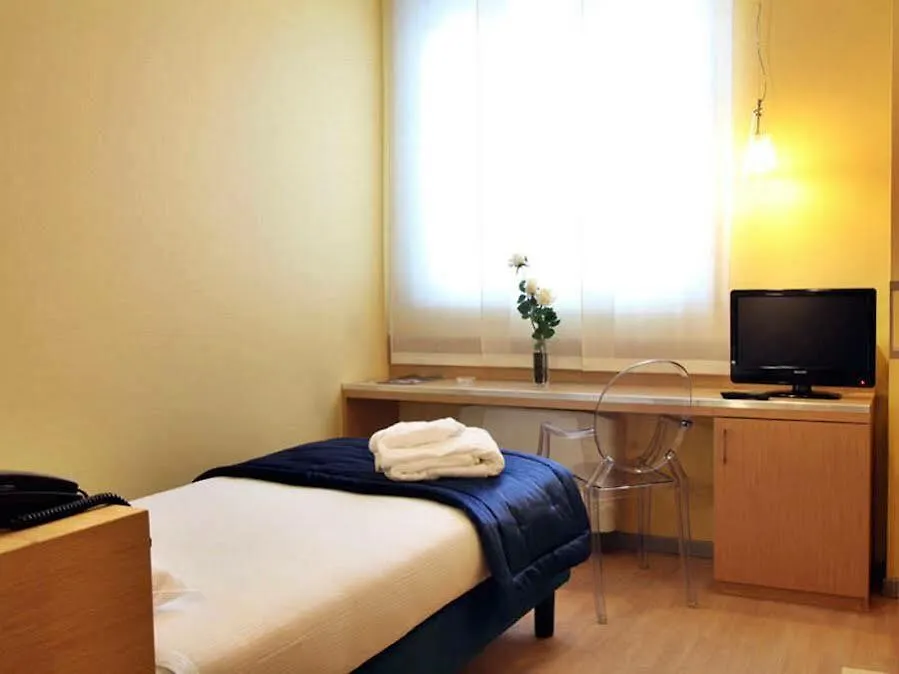 B&B Hotel Milano La Spezia Milan